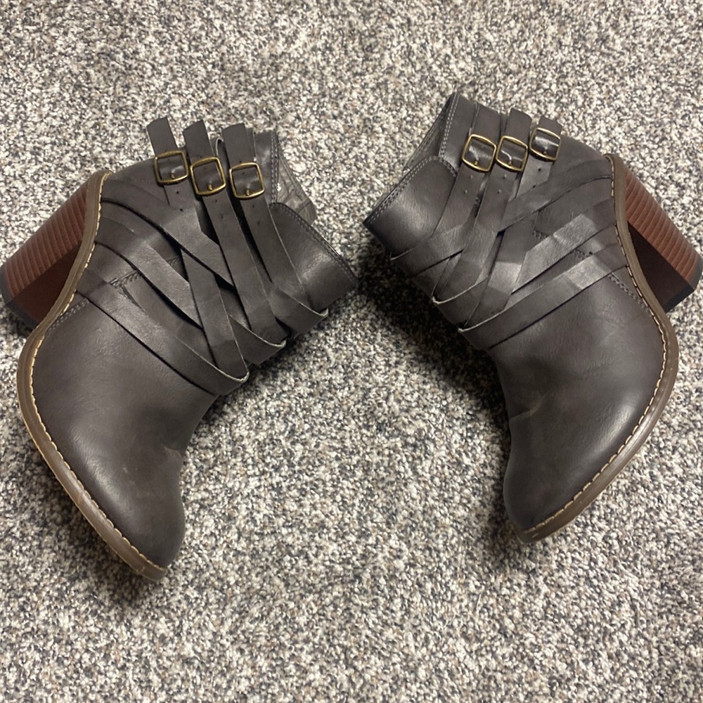 Good condition heeled booties.